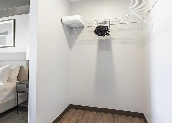 Landing - Modern With Amazing Amenities