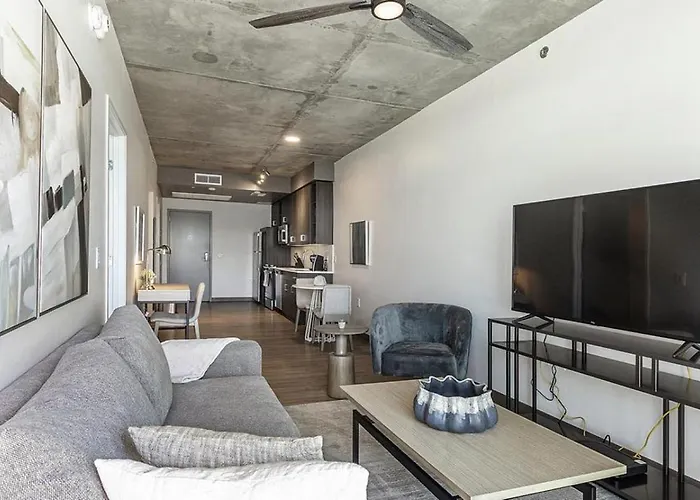 Apartment Landing - Modern With Amazing Amenities *